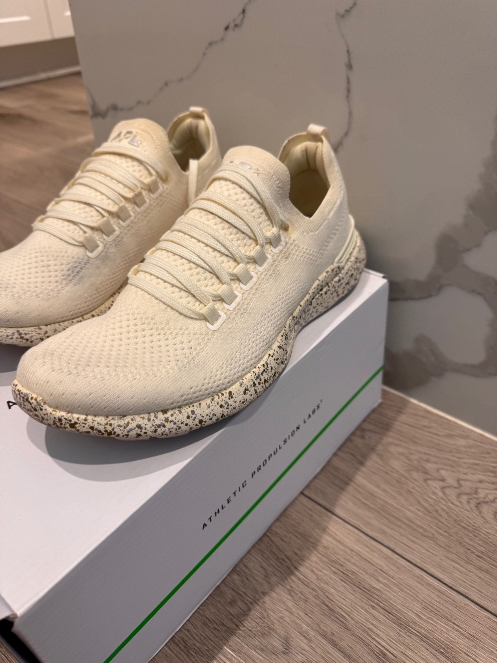 APL Women's TechLoom Breeze